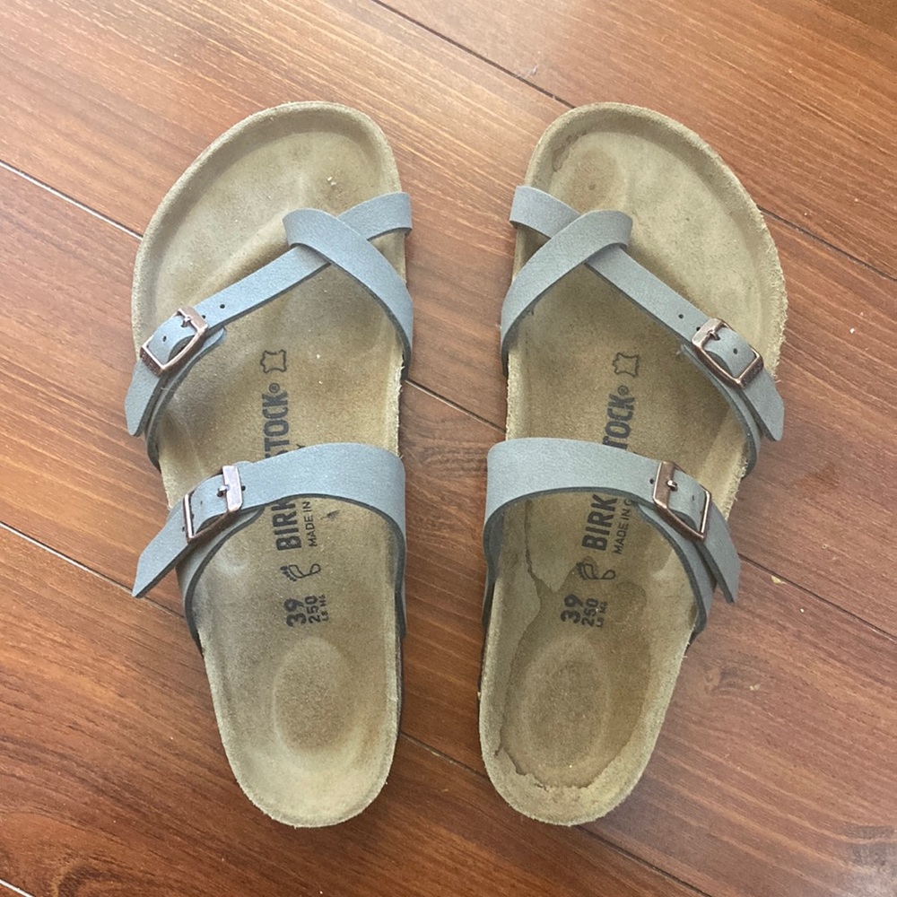 Womens Birkenstocks, size 39 (US Women’s 8.5)